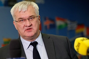 Сибига нахамил Орбану в ответ на слова о вековой блокировке вступления Украины в ЕС