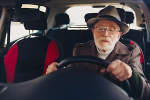 МВД и Госдума не поддержали идею ограничений на выдачу прав для водителей старше 60 лет