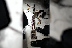 Пьяный мужчина расстрелял машину скорой помощи из ружья в Ленобласти