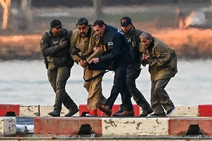СМИ опубликовали зарисовки с заседания суда, где Мадуро и его жене предъявили обвинения