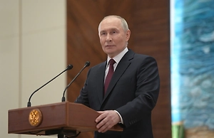 Путин поручил увеличить господдержку семей