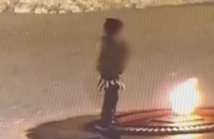 Нетрезвая пара пыталась прикурить сигарету от Вечного огня в Калининграде