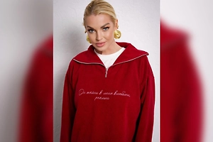 «Вторая дача»: Волочкова в 28-й раз сменила зиму на Мальдивы и порадовала фанатов шпагатом