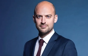 Глава МИД Франции Барро счёл недопустимыми слова Трампа про папу римского