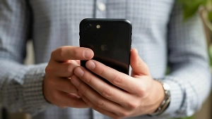 «До голубиной почты не дойдём»: В Госдуме на фоне сбоев связи дали совет россиянам