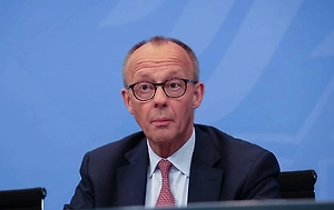 Мерц потребовал от Зеленского прекратить бегство украинцев в Европу