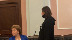 Лурье хочет, чтобы Долина лично вручила ей ключи от квартиры в Хамовниках