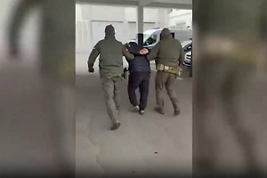 Подозреваемого в убийстве Церетели привезли в наручниках на место преступления