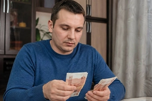 Долг есть, а денег нет: при каком условии с кредитом лучше повременить