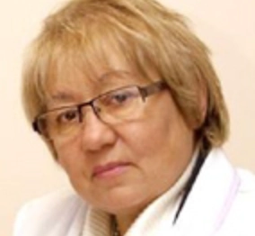 Чтобы вакцинироваться, надо хотя бы получить сведения о том, что у человека нет иммунитета к данному вирусу. То есть нужно понимать, есть ли проблемы, много вируса или мало, и для этого надо сделать контрольные анализы. Но у нас это не делается, поэтому все подобные утверждения о том, кому и когда вакцинироваться от гриппа, достаточно голословны. А когда мы начинаем вакцинацию в период болезни, мы можем и сами болеть в это время