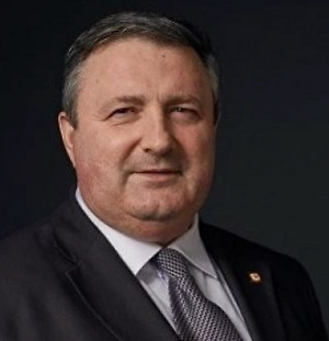Если будет освобождение, то, наверное, не раньше, чем в начале 2027 года. Возможно, я даже думаю, что не ранее весны 2027 года. Бои будут идти упорные, это надо понимать. Поэтому делать вывод, что чуть ли не до зимы уже освободят, я думаю, вряд ли. Там очень укреплённые районы.