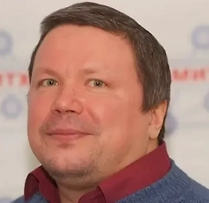 Если новая мебель или покупка с маркетплейса из Китая очень сильно пахнет, может случиться отравление. Дышать этим безусловно вредно, потому что мебель — это, как правило, древесно-стружечная плита, то есть там фенолформальдегидные смолы. Соответственно, такая мебель источает в большом количестве и фенолы, и формальдегид, которые особенно токсичны. Поэтому, конечно, дышать этой вонью вредно.