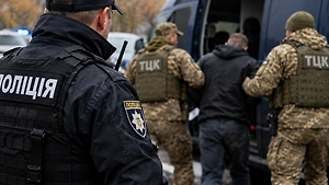 Во Львовской области мужчина ударил ножом в шею сотрудника ТЦК