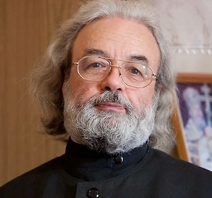 Прежде всего, икона, созданная искусственным интеллектом, это не прорыв, потому что искусственный интеллект может сделать только более или менее удачную копию. Но поскольку это программа, это бездушное творение бездушного автора, так что это тоже никаким прорывом быть не может.