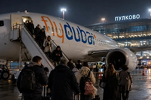 «Уже нет сил»: Пассажиры рейса Дубай — Москва застряли в Петербурге и сами покупали билеты на поезд