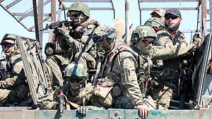 Герасимов заявил, что российские войска ведут бои за Орехов