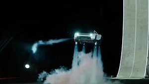 Заплатили $250 тысяч за ожидание: Покупатели Tesla возмущены переносом выпуска авто