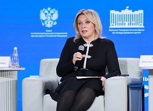 «Кто громит ЕС?» Захарова призвала премьера Латвии включить ТВ после угроз россиянам
