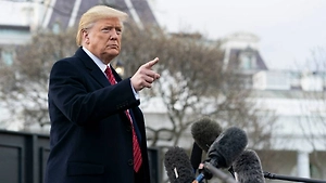 «Закройте границы, пока не поздно!» Трамп воззвал к властям Франции из-за мигрантов