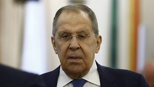 Лавров прибыл в Иран на фоне кризиса в Персидском заливе: что обсудят в Тегеране