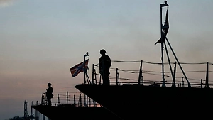 Российские корабли вызвали ажиотаж в Джакарте: На борт выстроилась очередь