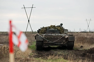 Безэкипажные Т-72 пошли в бой: Новые машины показали Путину на учениях под Челябинском