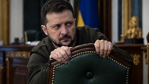 Зеленский заверил, что не держится за кресло президента Украины