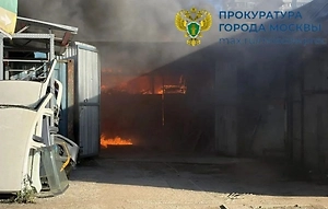 Автосервис сгорел на северо-востоке Москвы