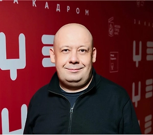 Я, честно говоря, не уверен, что иностранцы являются или будут являться такими фанатами корюшки. Корюшка — еда специфическая, если честно, не думаю, что Уиткоффу понравится. Я думаю, что самое разумное — это посетить места от Петродворца до Эрмитажа, в которых просто надо побывать. Но мне кажется, что всё-таки Питер — это музей под открытым небом, поэтому лучше по нему просто иногда гулять куда глаза глядят.