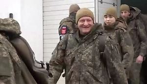«Наконец-то мы дома!» Минобороны РФ показало видео с возвращёнными из плена бойцами