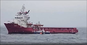 Появилось видео затонувшего после атаки дрона сухогруза у берегов Румынии