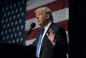 Трамп заявил, что может выселить «назойливые» СМИ из Белого дома