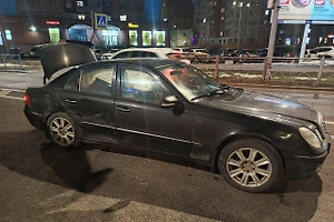 В Ленобласти легковушка врезалась в стоящую фуру, погибли три человека