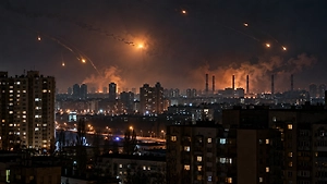В Киеве прогремела серия мощных взрывов, под атакой оказались две ТЭЦ