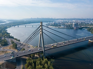 В Киеве рассчитывают установить два мобильных моста через Днепр за 3–4 месяца