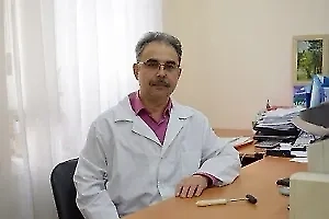 У человека может отсутствовать паралич конечностей, нет речевых трудностей, нет асимметрии лица. Зато он, например, натыкается на предметы, потому что есть игнорирование части поля зрения: человек не замечает, что какое-то поле зрения у него стало ограниченным. И если в эту зону попадают объекты, он может просто удариться, не увидеть встречное препятствие или человека, идущего навстречу. Это одна из форм болезни.