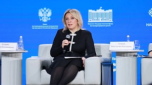 Захарова назвала дном отказ врачей лечить русскоязычных на Украине