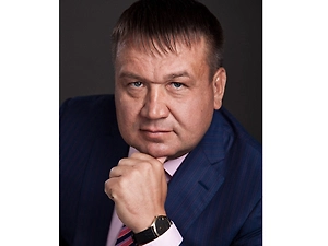 Я считаю, что есть две серьёзных проблемы, из-за которых участились случаи убийств женщин с детьми. Первая — это нерешённость вопроса домашнего насилия. У нас до сих пор это считается каким-то смягчающим обстоятельством при нанесении тяжких телесных повреждений и других вещей внутри семьи. К сожалению, когда мы допускаем малое — какие-то избиения или затрещины — это иногда становится спусковым крючком для более серьёзного насилия, в том числе и убийств.