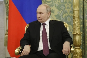 Ушаков: Путин всегда вежливо и обстоятельно отвечает на звонки зарубежных коллег