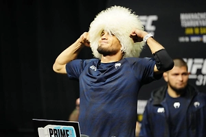 Нурмагомедов дебютирует в лиге RAF схваткой с легендой UFC Фейбером
