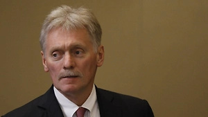 Песков одним словом оценил участь переговоров после возобновления ударов по НПЗ