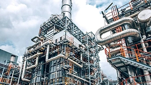  Три НПЗ и газохимический комплекс: Новак сообщил о возобновлении украинских атак