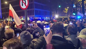 «Тотальная разруха»: Профессор обрушился на власти Польши из-за событий вокруг суда