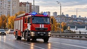 Жители Уфы сообщили о взрывах и пожаре в районе промзоны