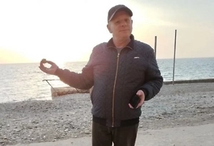 В Анапе простились с погибшим при стрельбе охранником техникума