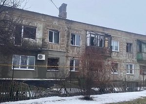 При ударе ВСУ по посёлку в ЛНР пострадала 10-летняя девочка