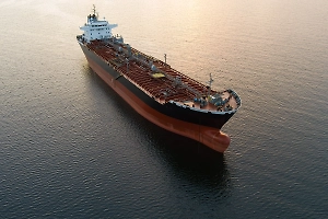 Два супертанкера развернулись в Ормузе из-за срыва переговоров в Исламабаде