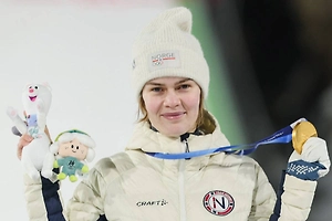 Норвежка Анна Один Стрём завоевала золото в прыжках с трамплина на Олимпиаде