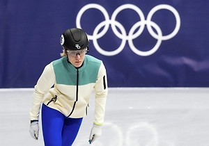 Российская шорт-трекистка Крылова вышла в полуфинал на ОИ, несмотря на падение

