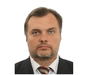 Пчеловодство сегодня в тяжёлом состоянии. Прежде всего это связано не с погодой, а с экологией. Сейчас наблюдаются такие явления: у пасечника есть несколько семейств пчёл, но их насильно не удержишь и они в конце лета просто снимаются и улетают от пасечника. Пчёл можно понять, и их нельзя удержать. Очень много ситуаций гибели пчёл, очень много ситуаций с различными паразитами, которые сейчас активно размножаются и практически уничтожают все пчелиные семейства.